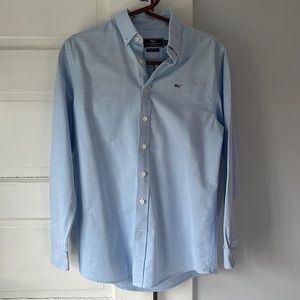 Vineyard Vines cotton button down shirt in excellent condition.
